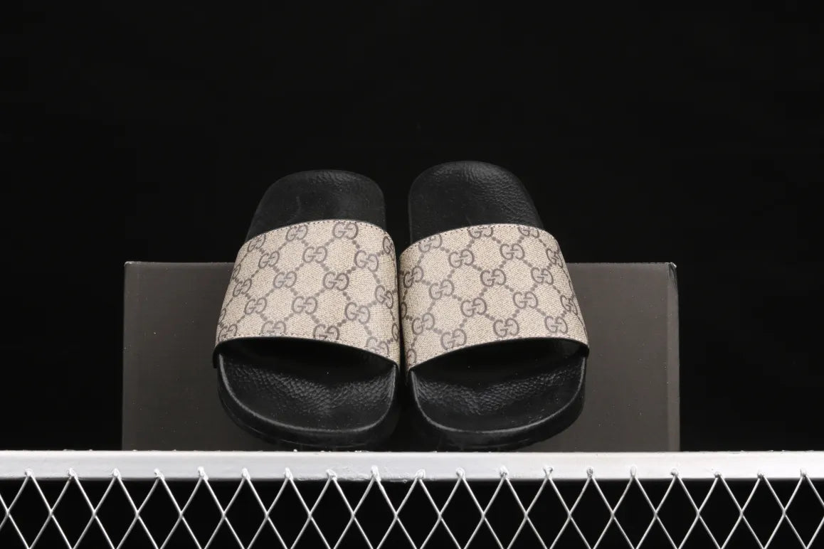 GUCCI SLIDES