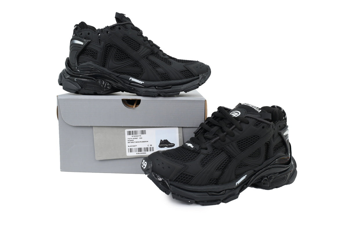 Balenciaga Runners Black